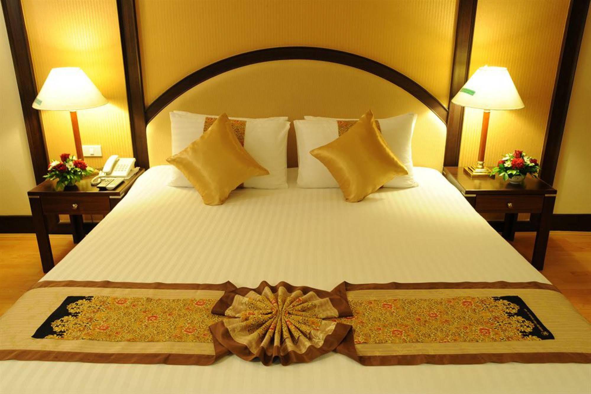 New Season Hotel Hat Yai Extérieur photo