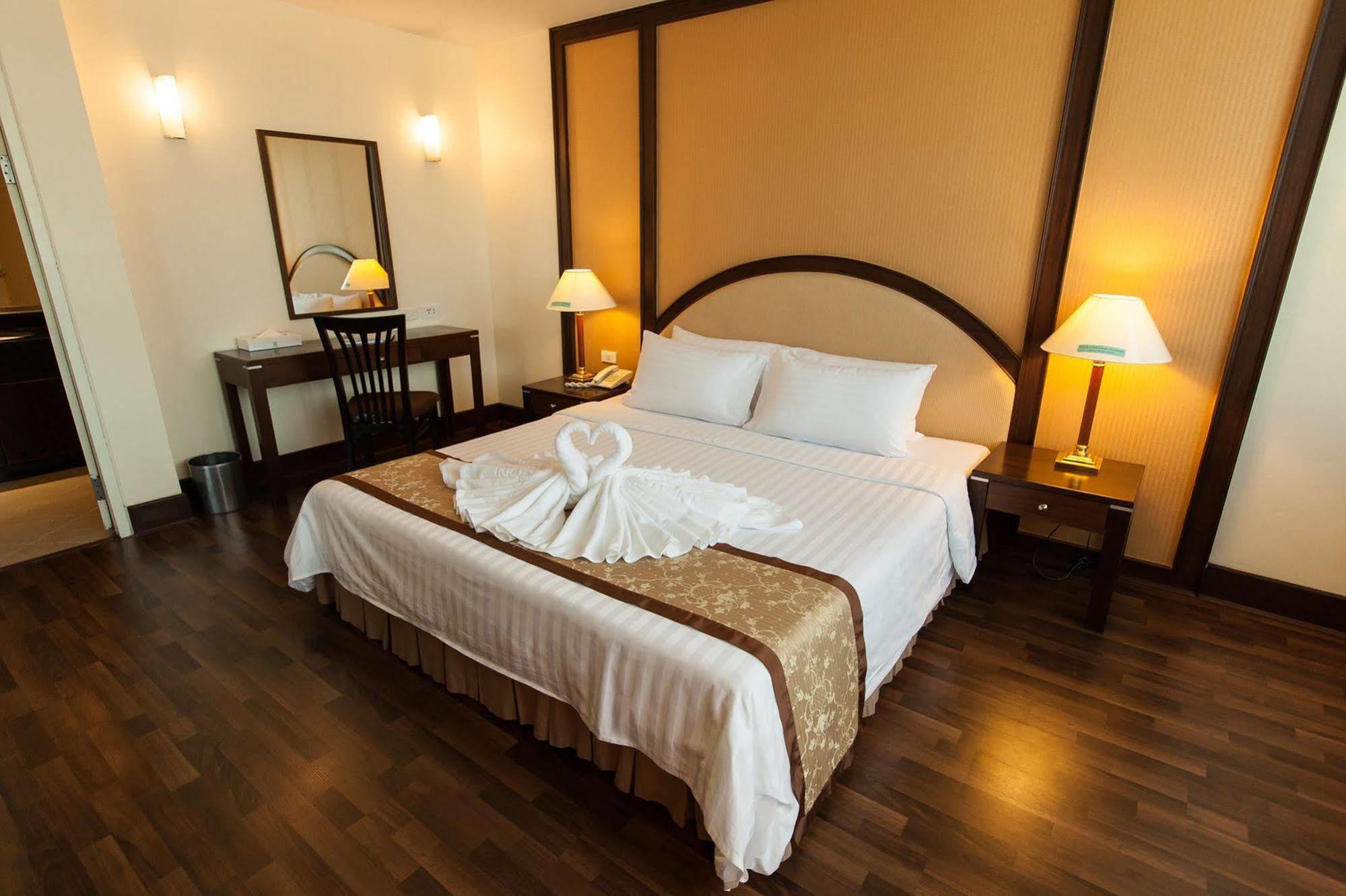 New Season Hotel Hat Yai Extérieur photo