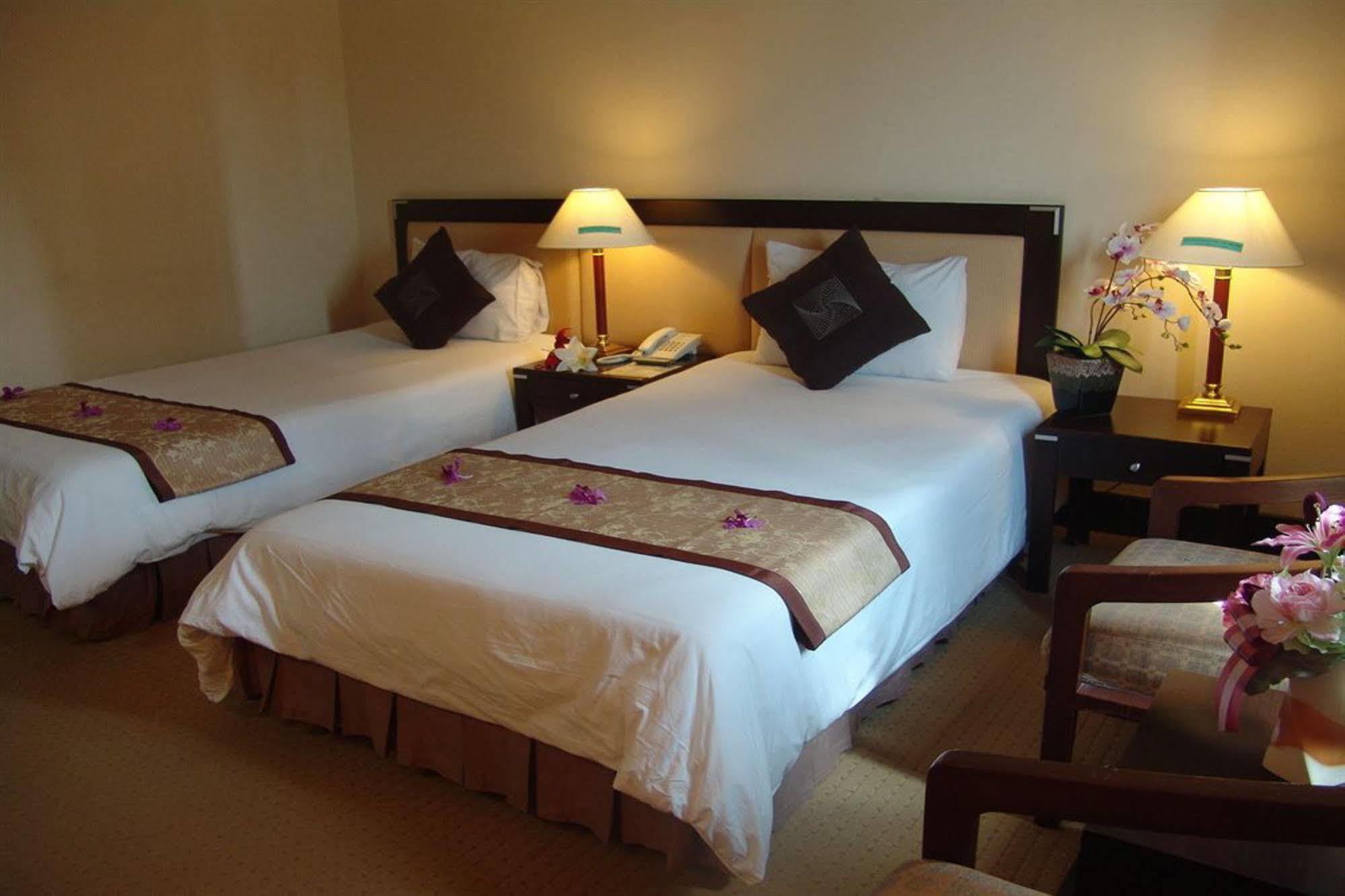 New Season Hotel Hat Yai Extérieur photo